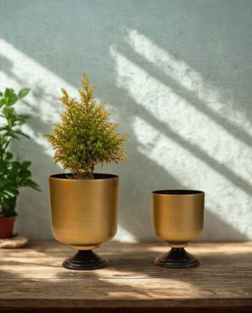 Golden Orbit Metal Planter Set with Stand Golden Orbit Metal Planter Set with Stand